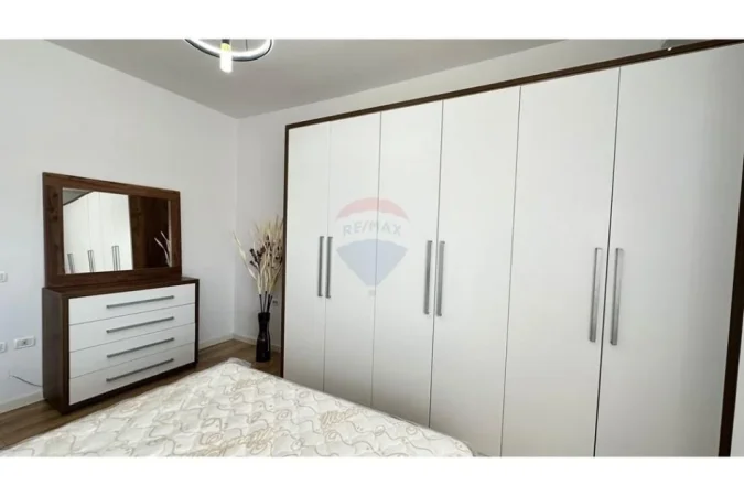 Tirane, shitet apartament 1+1 Kati 5, 95.000 € (Rr. Misto Mame)