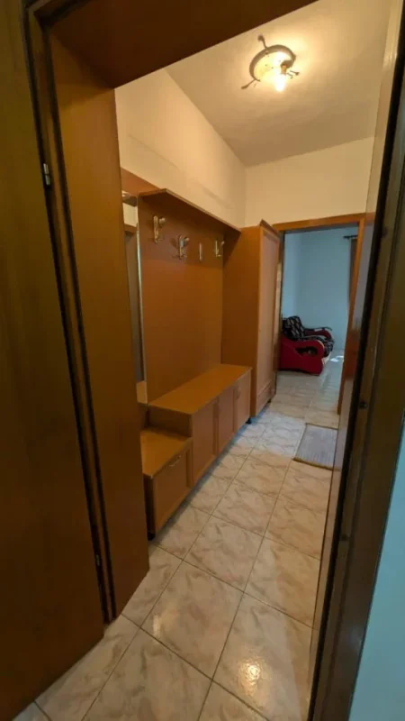 Tirane, jap me qera garsonier 1+1 Kati 1, 60 m² 300 € (Rruga Prenke Jakova)