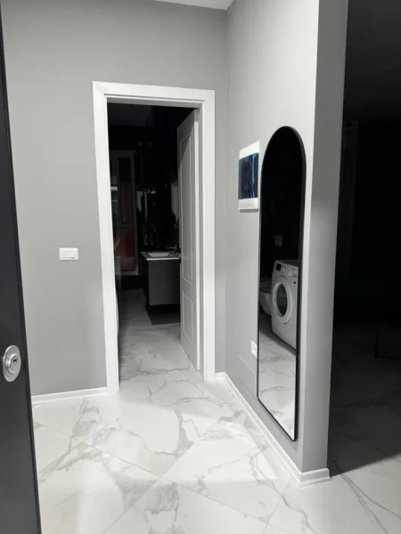 Tirane, jepet me qera apartament 1+1+Ballkon Kati 2, 65 m² 600 € (Trio Tower Residence, Don Bosko)