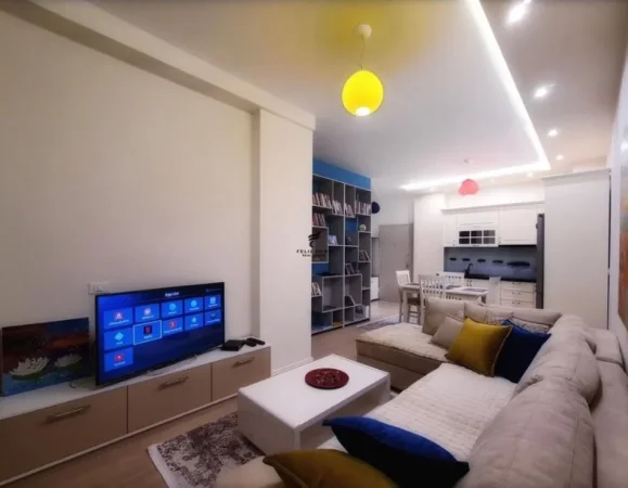 Tirane, jepet me qera apartament 1+1+Ballkon Kati 7, 58 m² 650 € (KOMUNA E PARISIT)