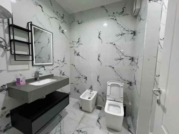 Tirane, shitet apartament 2+1 Kati 2, 124 m² 250.000 € (Sauk I Vjeter)