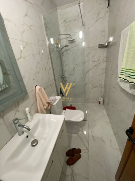Tirane, jepet me qera apartament 3+1+Ballkon Kati 2, 110 m² 650 € (SELITE)
