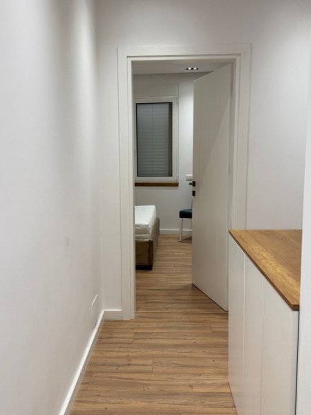 Tirane, jepet me qera apartament 1+1+Ballkon Kati 9, 65 m² 650 € 