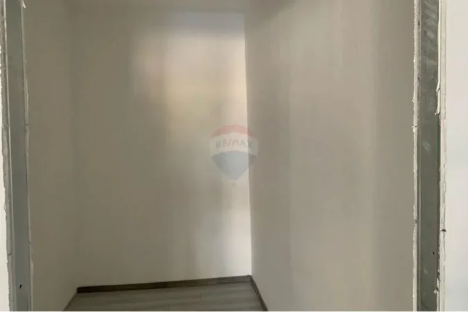 Tirane, jepet me qera dyqan , 65 m² 400 € (Pjeter Budi)