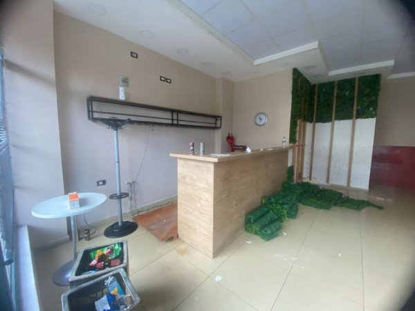 Tirane, jepet me qera ambjent biznesi Kati 0, 35 m² 450 € (Brryli)
