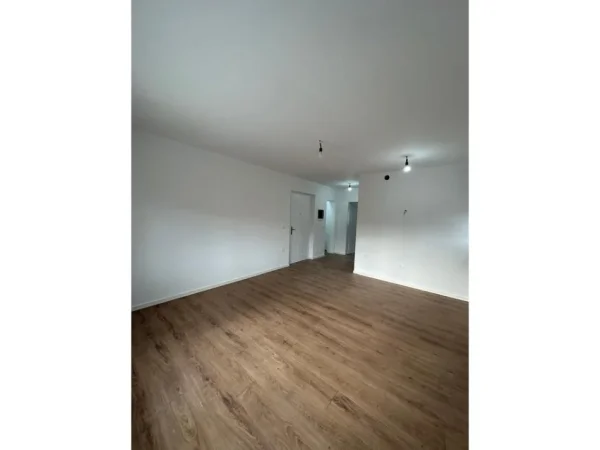 Tirane, shitet apartament 1+1 Kati 5, 57 m² 75.000 € (Allias)