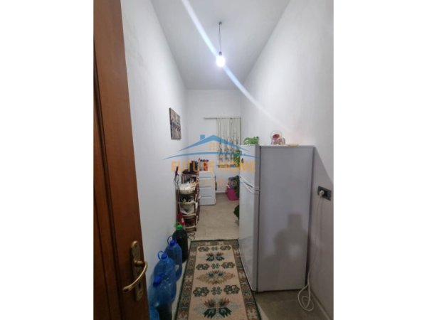 Tirane, shitet shtepi 1 Katshe Kati 0, 125.000 € (Rruga Reshit Collaku)