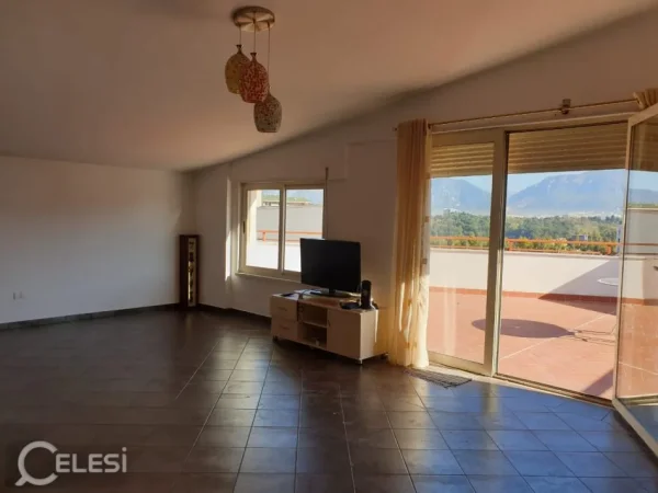 Tirane, jepet me qera apartament 4+1+Aneks+Ballkon Kati 5, 210 m² 1.200 € (LIQENI I THATE)