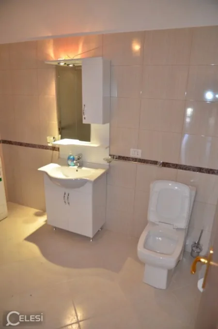 Tirane, jepet me qera apartament 4+1+Aneks+Ballkon Kati 5, 210 m² 1.200 € (LIQENI I THATE)