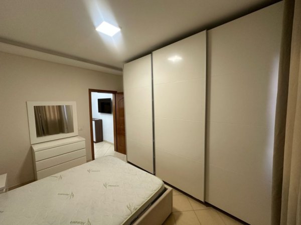 Tirane, jepet me qera apartament 1+1 Kati 2, 50 m² 400 € (Don Bosko)