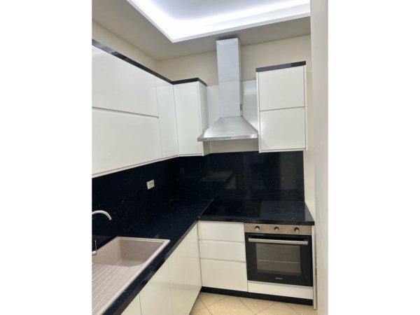 Tirane, jepet me qera apartament 1+1 Kati 2, 50 m² 400 € (Don Bosko)