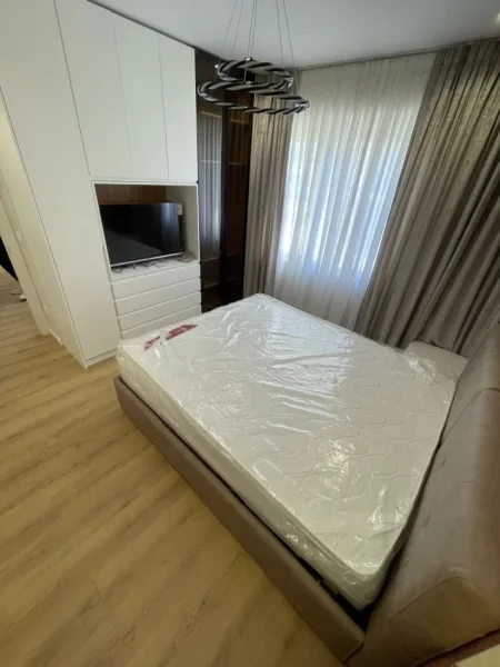 Tirane, jepet me qera apartament 1+1 Kati 2, 50 m² 500 € (Karl Gega)