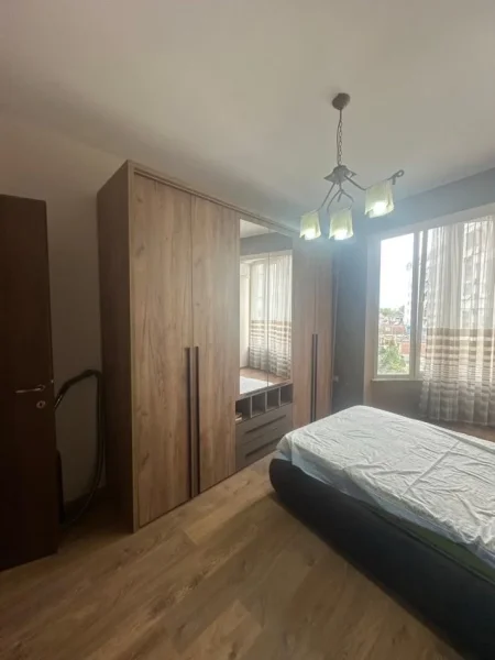 Tirane, jepet me qera apartament 2+1+Aneks+Ballkon Kati 3, 103 m² 500 € (Loni Ligori)