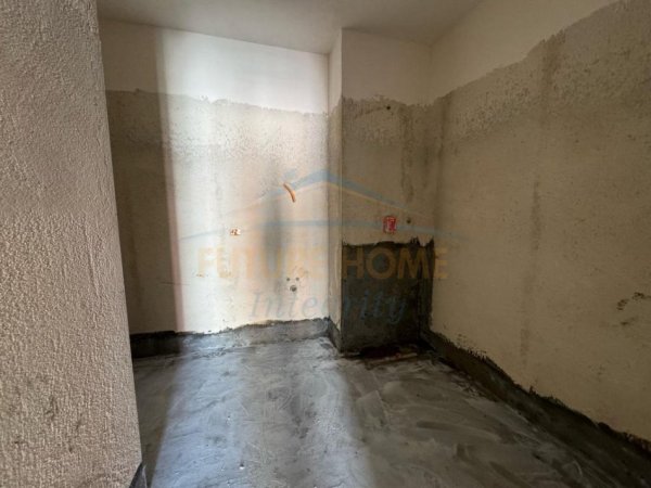 Tirane, shitet apartament 2+1+Ballkon Kati 7, 94 m² 122.500 € (Kompleksi Tirana Entry II, Tiranë.)