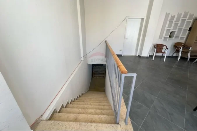 Tirane, shitet ambjent biznesi , 386 m² 350.000 € (Rruga Riza Cerova)