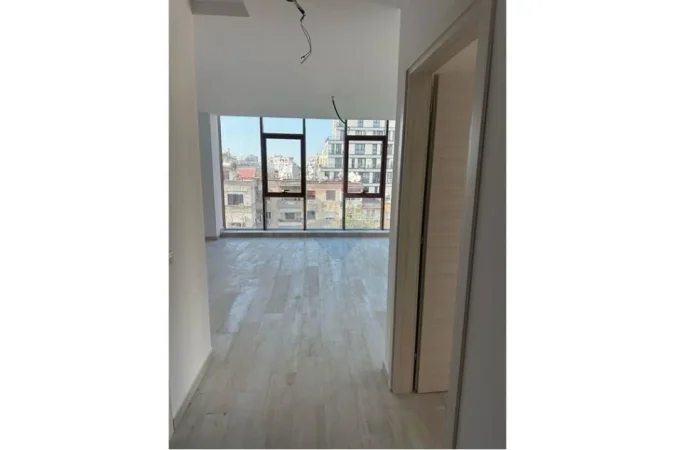 Tirane, jepet me qera ambjent biznesi Kati 5, 156 m² 2.800 € (Rr. e Kavajes)