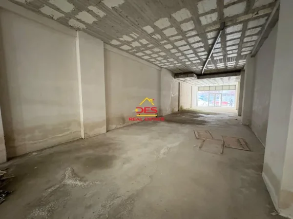 Vlore, shitet ambjent biznesi Kati 0, 210 m² (Rruga Çajupi)