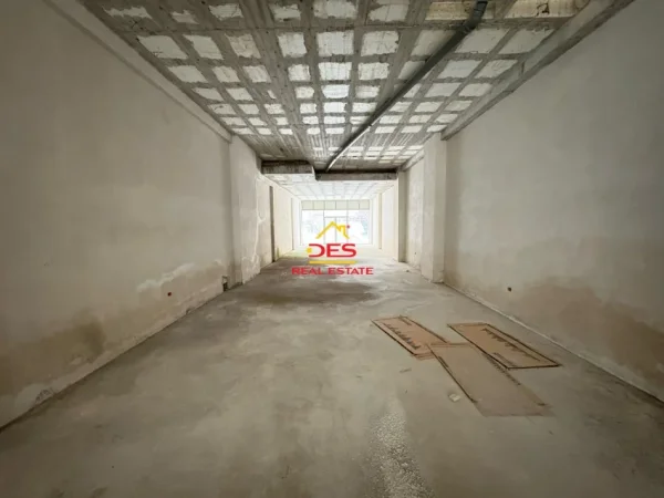 Vlore, shitet ambjent biznesi Kati 0, 210 m² (Rruga Çajupi)