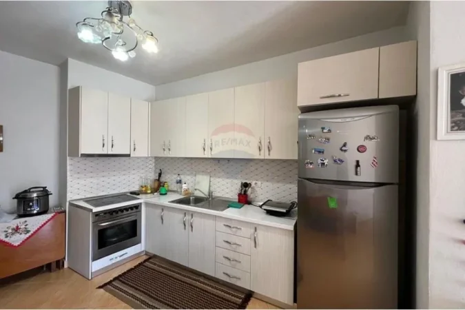 Tirane, shitet apartament 2+1 Kati 4, 115 m² 130.000 € (Pallatet Cabej)