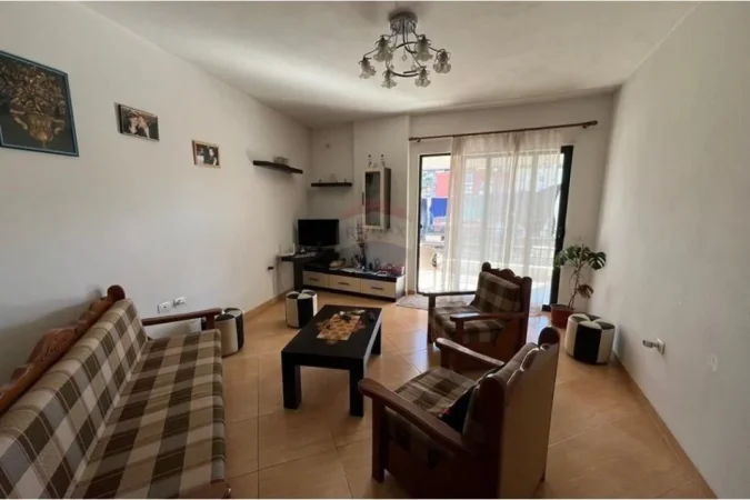 Tirane, shitet apartament 2+1 Kati 4, 115 m² 130.000 € (Pallatet Cabej)