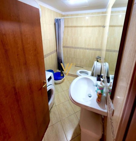 Tirane, jepet me qera apartament 1+1+Ballkon Kati 1, 70 m² 550 € (RRUGA HAXHI DALLIU)