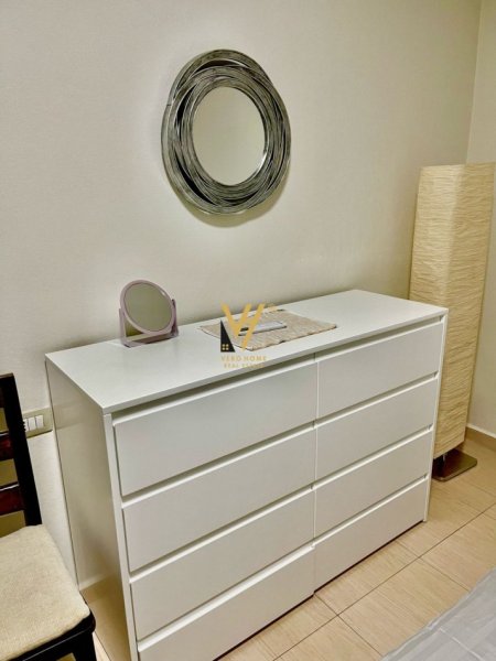 Tirane, jepet me qera apartament 1+1+Ballkon Kati 1, 70 m² 550 € (RRUGA HAXHI DALLIU)