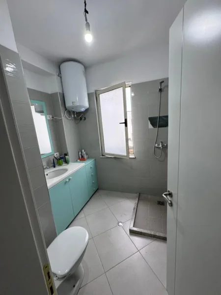 Tirane, jepet me qera apartament 2+1+Aneks+Ballkon Kati 8, 115 m² 400 € (Astir)