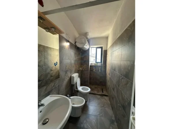 Durres, shitet apartament 1+1+Ballkon Kati 2, 59 m² 77.000 € (ZJARRFIKSJA)