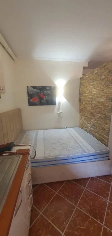 Tirane, jepet me qera garsonier Kati 4, 40 m² 400 € (RRUGA E ELBASANIT)