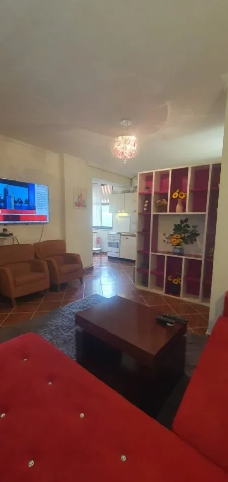 Tirane, jepet me qera garsonier Kati 4, 40 m² 400 € (RRUGA E ELBASANIT)