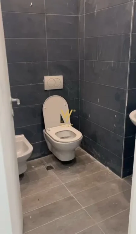 Tirane, shitet apartament 3+1+Ballkon Kati 5, 146 m² 286.100 € (LIQENI I THATE)