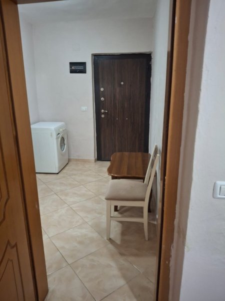 Tirane, jepet me qera apartament 1+1+Ballkon Kati 1, 65 m² 400 € (Ruga Dibrës / Pranë Farmacisë 10)