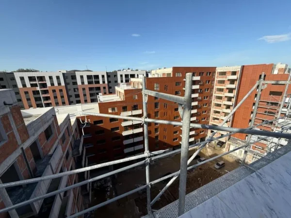 Tirane, shitet apartament 1+1+Ballkon Kati 9, 81 m² 102.870 € (UNAZA E RE)