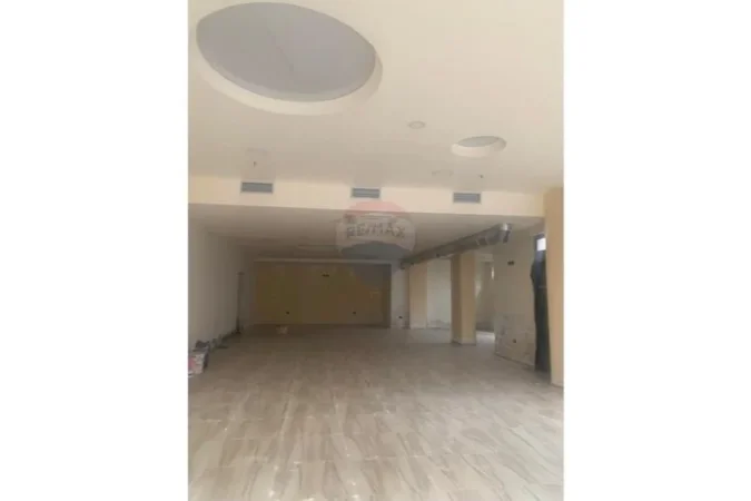 Tirane, shitet dyqan Kati 4, 131 m² (Fresku)