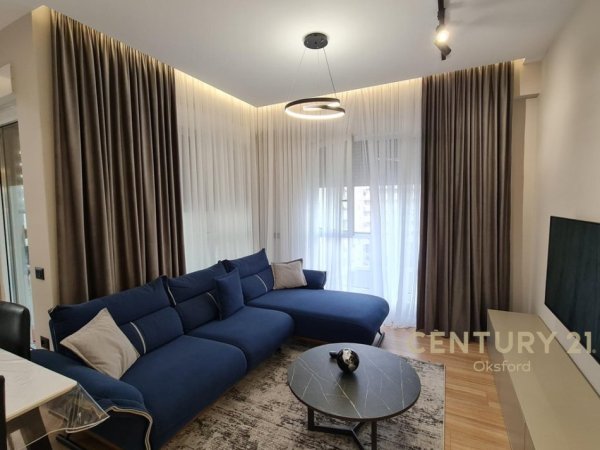 Tirane, jepet me qera apartament 2+1+Aneks+Ballkon Kati 5, 79 m² 800 € (KOMPLEKSI KONTAKTI)