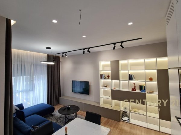 Tirane, jepet me qera apartament 2+1+Aneks+Ballkon Kati 5, 79 m² 800 € (KOMPLEKSI KONTAKTI)