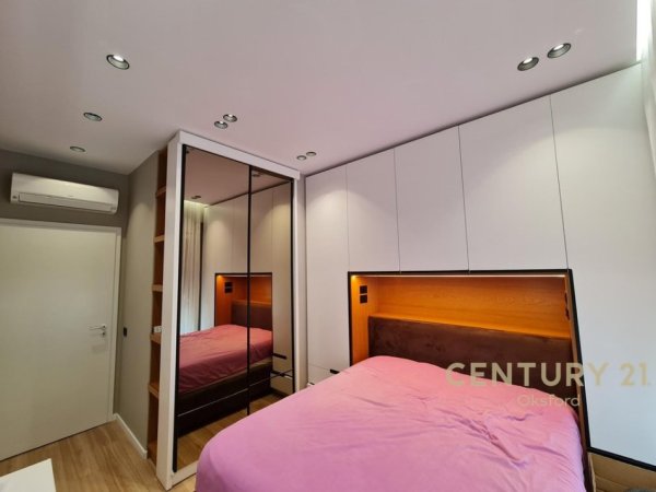 Tirane, jepet me qera apartament 2+1+Aneks+Ballkon Kati 5, 79 m² 800 € (KOMPLEKSI KONTAKTI)