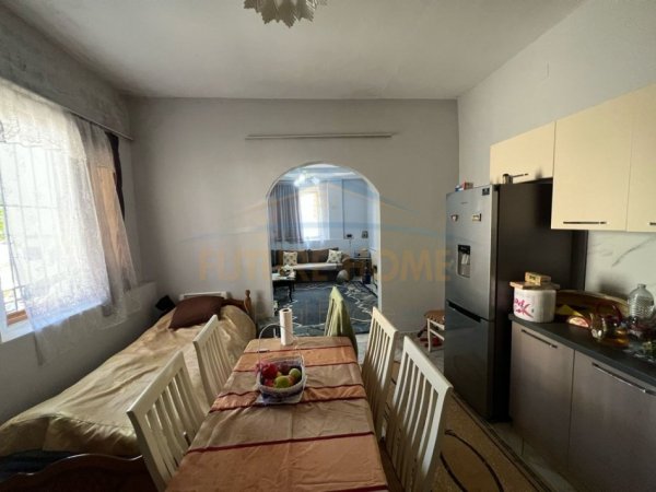 Tirane, shitet shtepi 1 Katshe Kati 0, 165 m² 160.000 € (Rruga Myslym Keta)