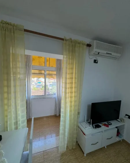 Tirane, shes apartament 1+1+Ballkon Kati 4, 61 m² 103.000 € (Ali Demi)