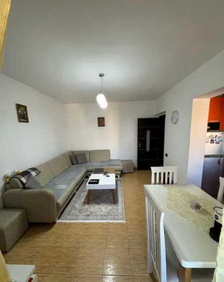Tirane, shes apartament 1+1+Ballkon Kati 4, 61 m² 103.000 € (Ali Demi)