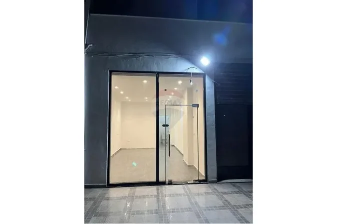 Tirane, jepet me qera dyqan Kati 0, 39 m² 250 € (Rruga Teodor Keko)