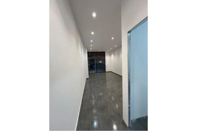 Tirane, jepet me qera dyqan Kati 0, 39 m² 250 € (Rruga Teodor Keko)