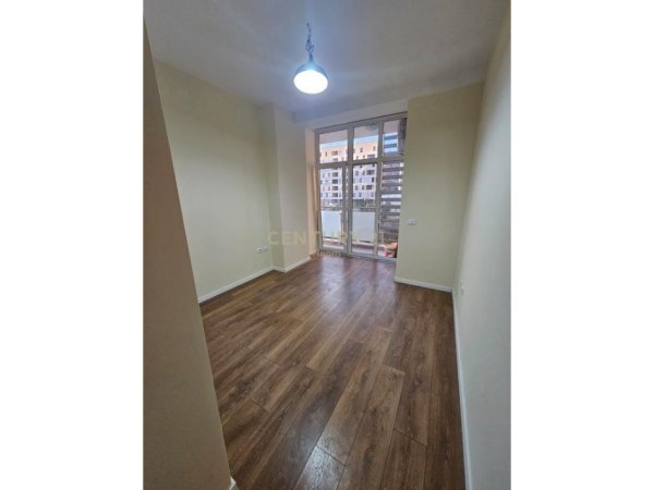 Tirane, jepet me qera apartament 3+1+Aneks+Ballkon Kati 1, 139 m² 1.500 € (Kika 2)