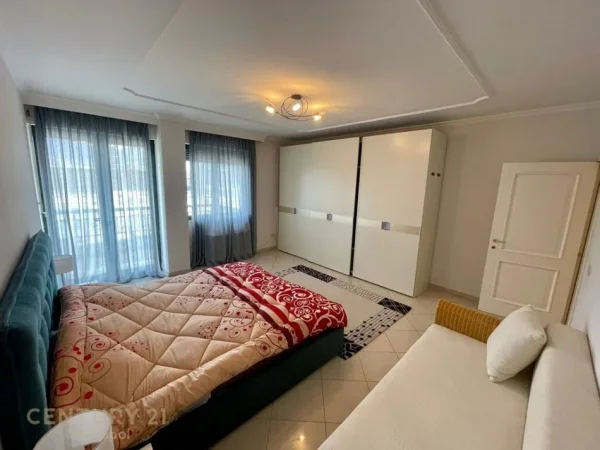 Tirane, jepet me qera apartament 2+1+Aneks+Ballkon Kati 8, 143 m² 1.500 € (GARDA)