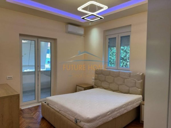 Tirane, jepet me qera apartament 1+1 Kati 3, 74 m² 600 € (Rruga e Dibres)