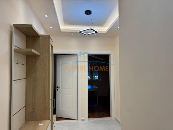 Tirane, jepet me qera apartament 1+1 Kati 3, 74 m² 600 € (Rruga e Dibres)