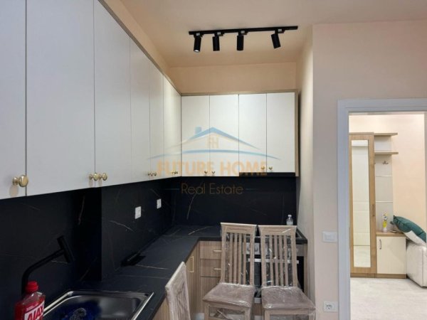 Tirane, jepet me qera apartament 1+1 Kati 3, 74 m² 600 € (Rruga e Dibres)