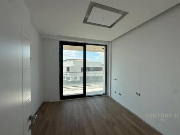 Tirane, shes apartament 3+1+Aneks+Ballkon Kati 8, 140 m² 320.000 € (Mine Peza)