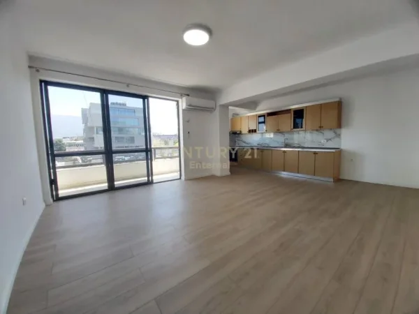Tirane, jap me qera zyre Kati 6, 115 m² 1.000 € (Libri Universitar)
