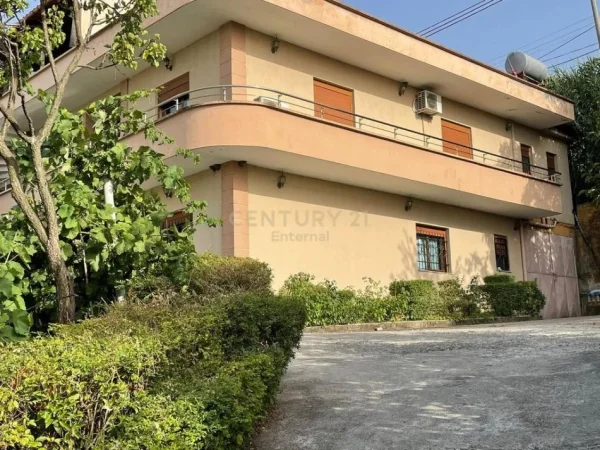 Tirane, shes Vile 2 Katshe Kati 2, 300 m² 320.000 € (Kombinat)